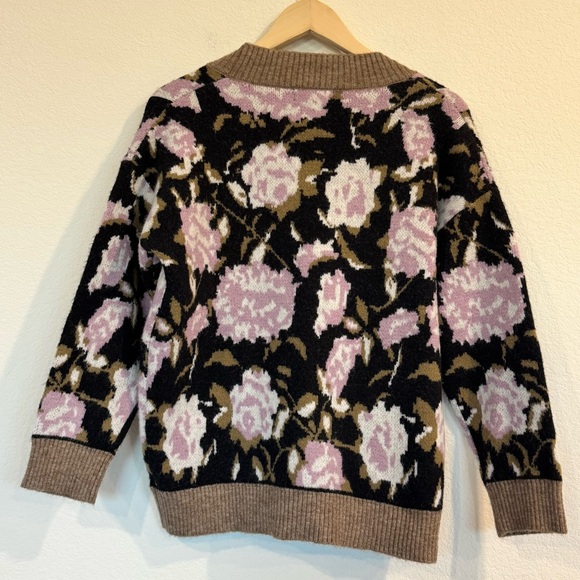Gemma + Jane Oversize Floral Jacquard Cardigan Size Small Lavender Multi - Picture 6 of 6